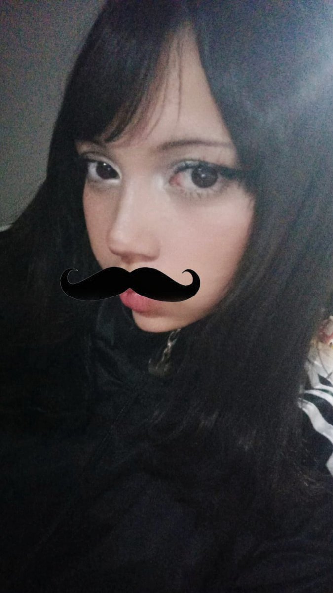 amocoelhwinhos's tweet image. meu cabelinho ta igual o da tifa 🧔🏻‍♀️