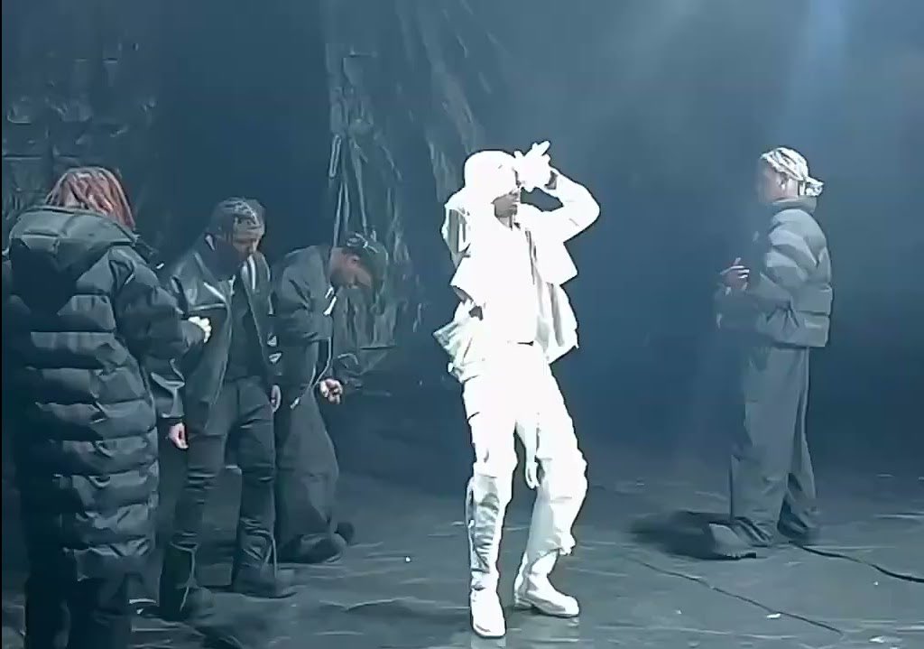 CartiCharts_'s tweet image. PLAYBOI CARTI, KEN CARSON, DESTROY LONELY, & HOMIXIDE GANG
OPIUM TOUR OTW 🚨