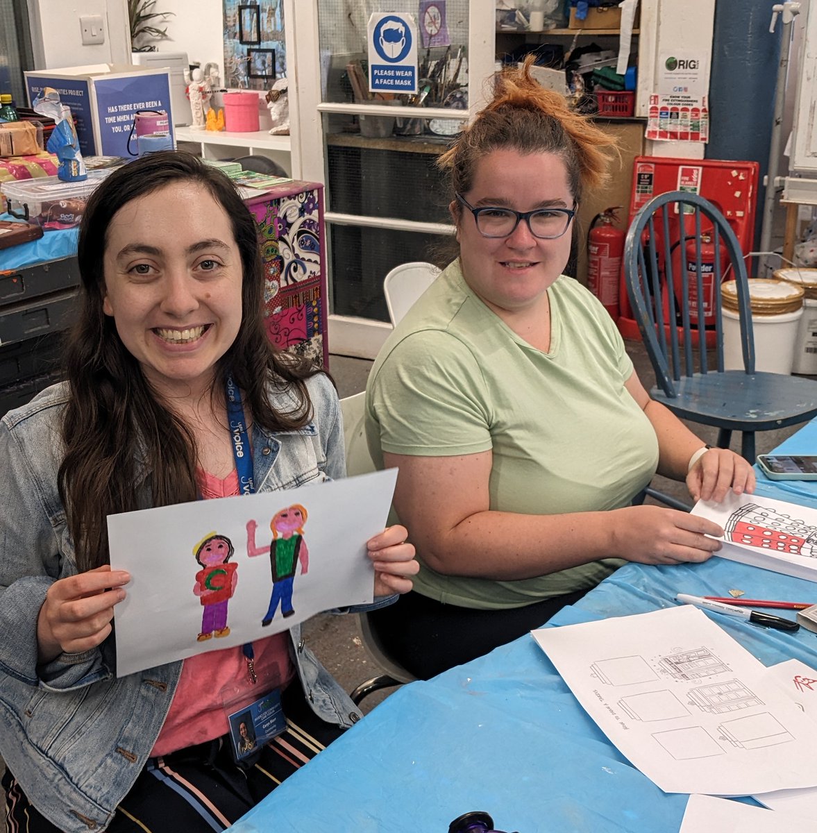 YourVoiceInver's tweet image. Community Connector Carys and her friend Claire got creative this morning at the RIG Arts Creativity in Mind group! 🙂🎨
The group runs from 11am-1pm on Mondays and Thursdays, email info@rigarts.org to get involved! 🤩💚
#wellbeing #connection #art #creativity #yourvoice