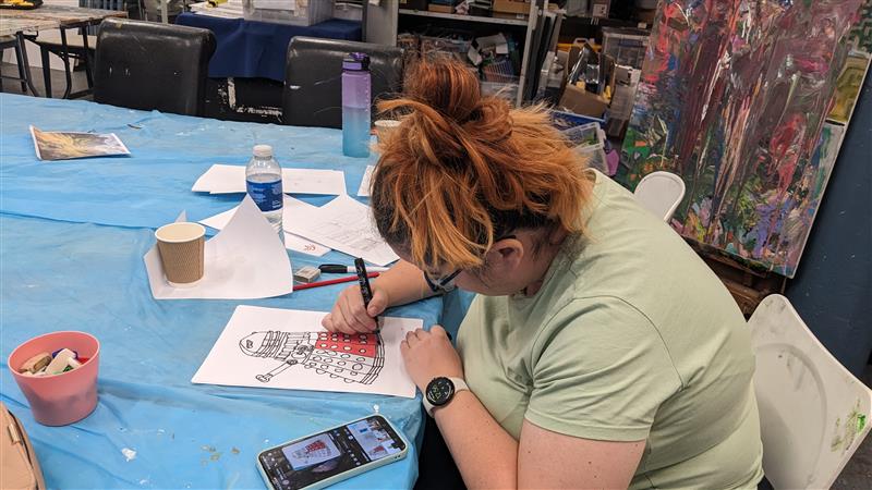 YourVoiceInver's tweet image. Community Connector Carys and her friend Claire got creative this morning at the RIG Arts Creativity in Mind group! 🙂🎨
The group runs from 11am-1pm on Mondays and Thursdays, email info@rigarts.org to get involved! 🤩💚
#wellbeing #connection #art #creativity #yourvoice