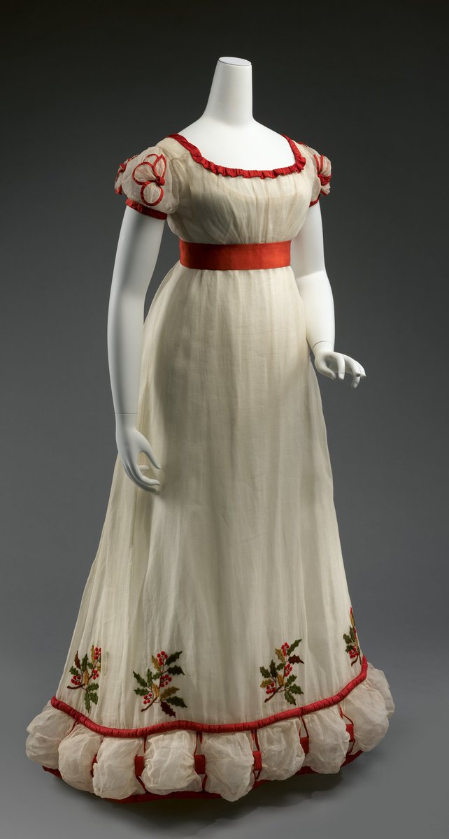 plummie9's tweet image. British
Festive Dinner Dress, 1824-26
Fine cotton lawn, silk, wool embroidery
@metmuseum
#fashionhistory