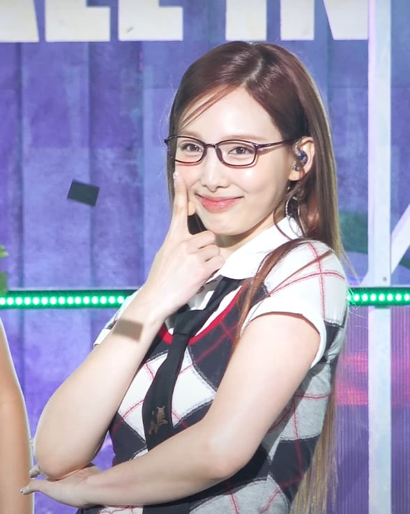femcelmina's tweet image. 😭😭😭😭😭😭😭😭🤓😭😭😭😭😭🤓😭