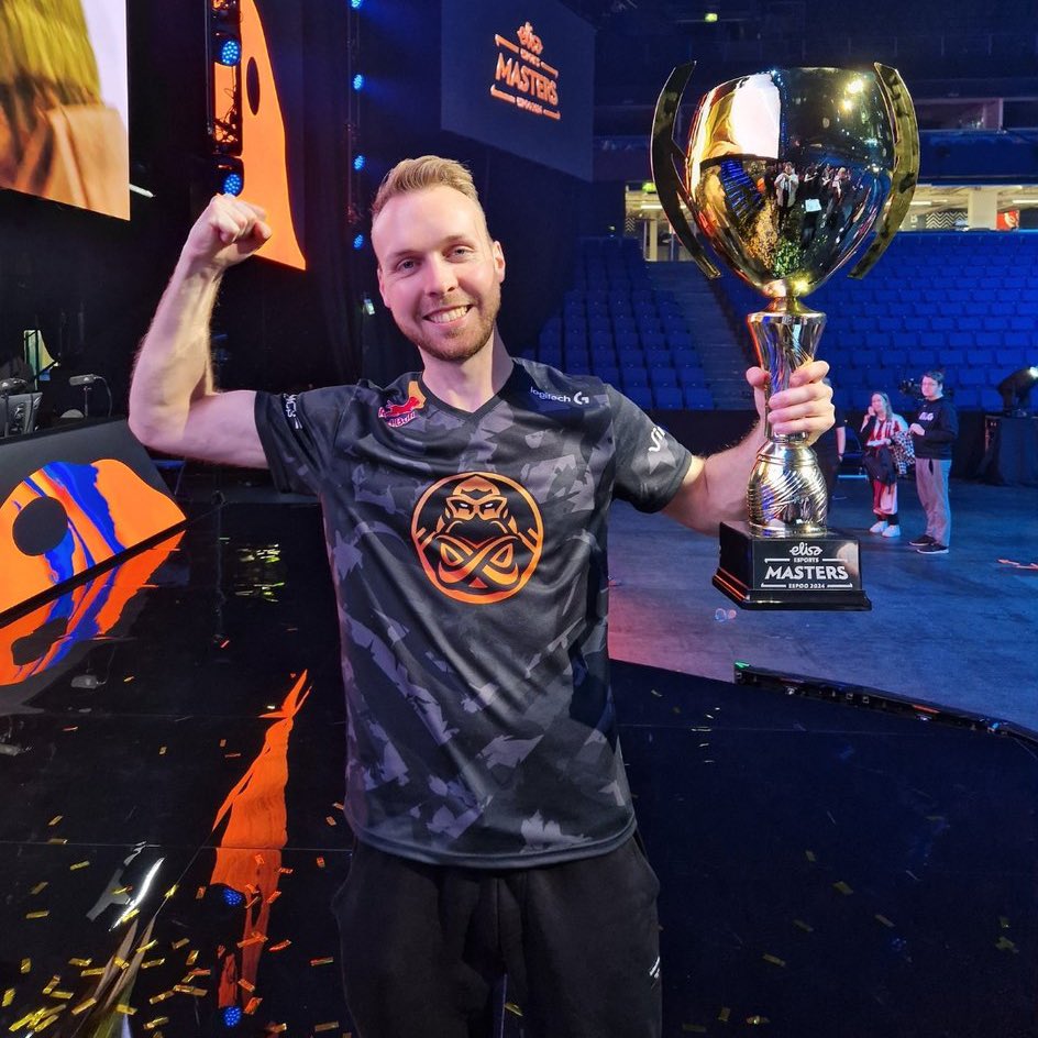 TheCSTimes's tweet image. gla1ve has been benched on ENCE, and rigoN has officially joined the team ‼️
sdy will take over the IGL role.