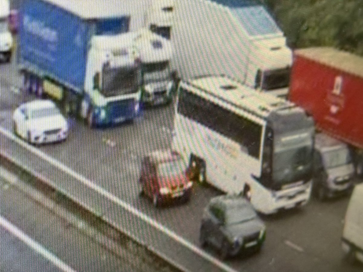 mwhitehousegb's tweet image. That’s my coach stuck on the M1 🥲 due to be departing Birmingham back to London at 16:10