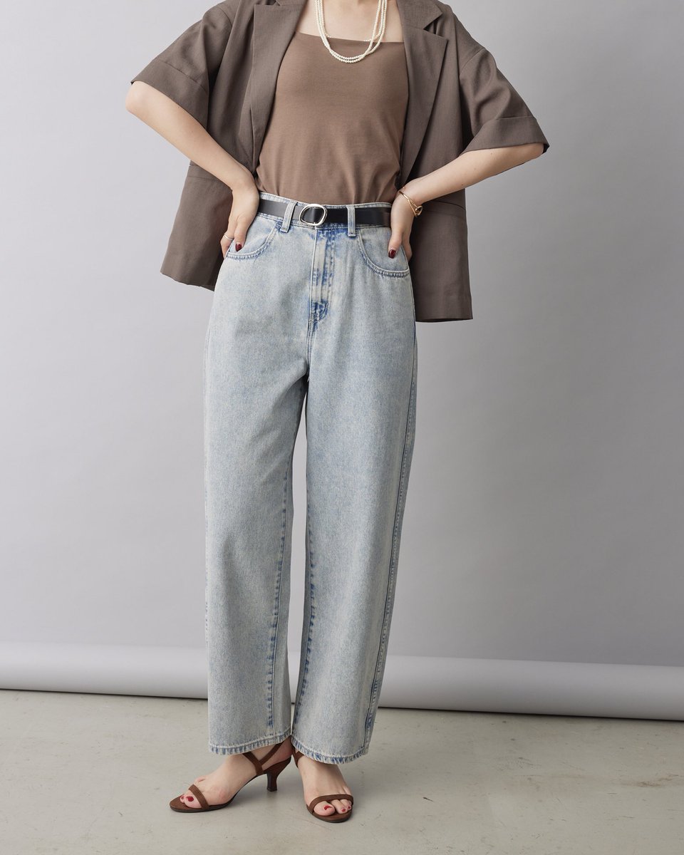 ＼いつものデニムをアップデート✨／

馴染みのいいニュアンスカラーなので、
コーデに取り入れやすい🎶

🏷️カラーデニムバギーパンツ
¥6,990 (tax in)

▽ アイテムはこちらから
dot-st.com/globalwork/dis…