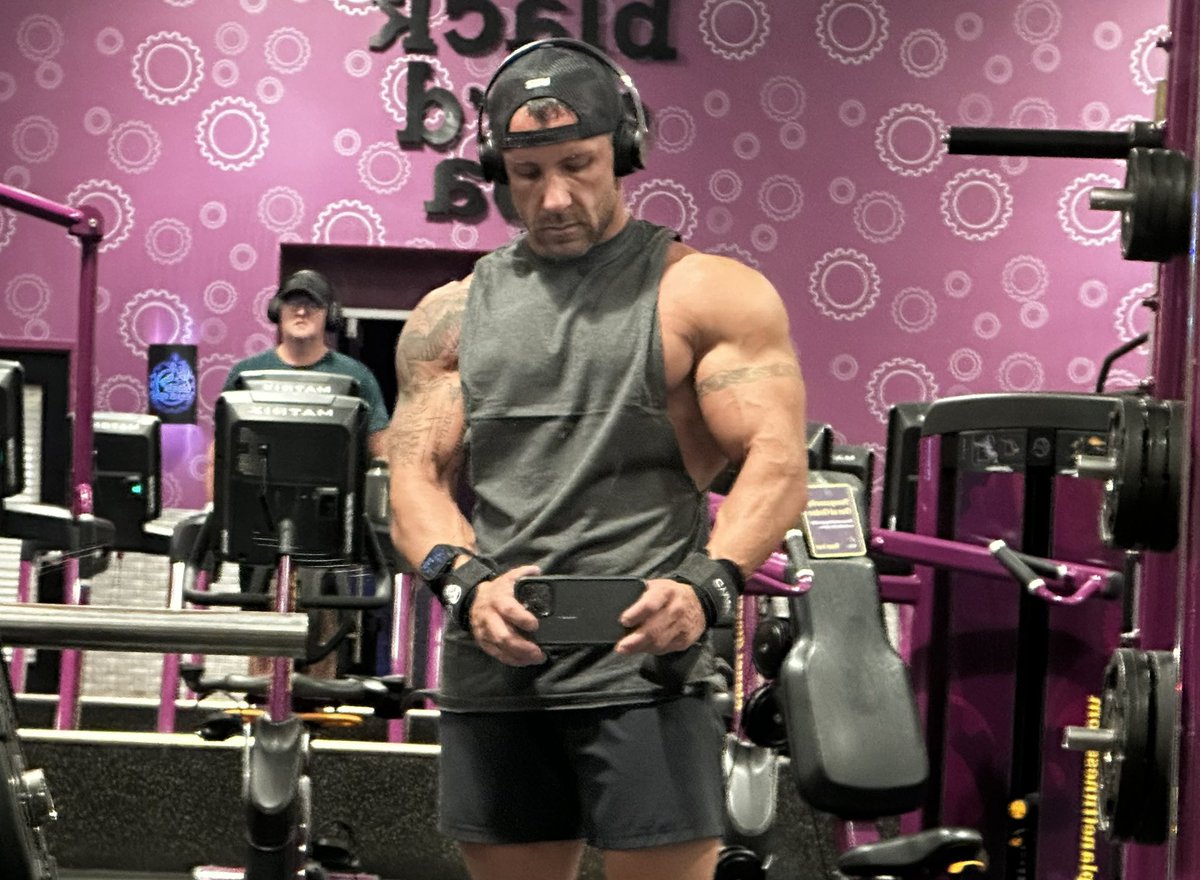 shanetrained's tweet image. 4:30am Pull Day Baby at this shitty PF! Let’s see if we can’t get banned today! I’m feeling it! In the PreTraining Zone, let’s see how post lift looks….