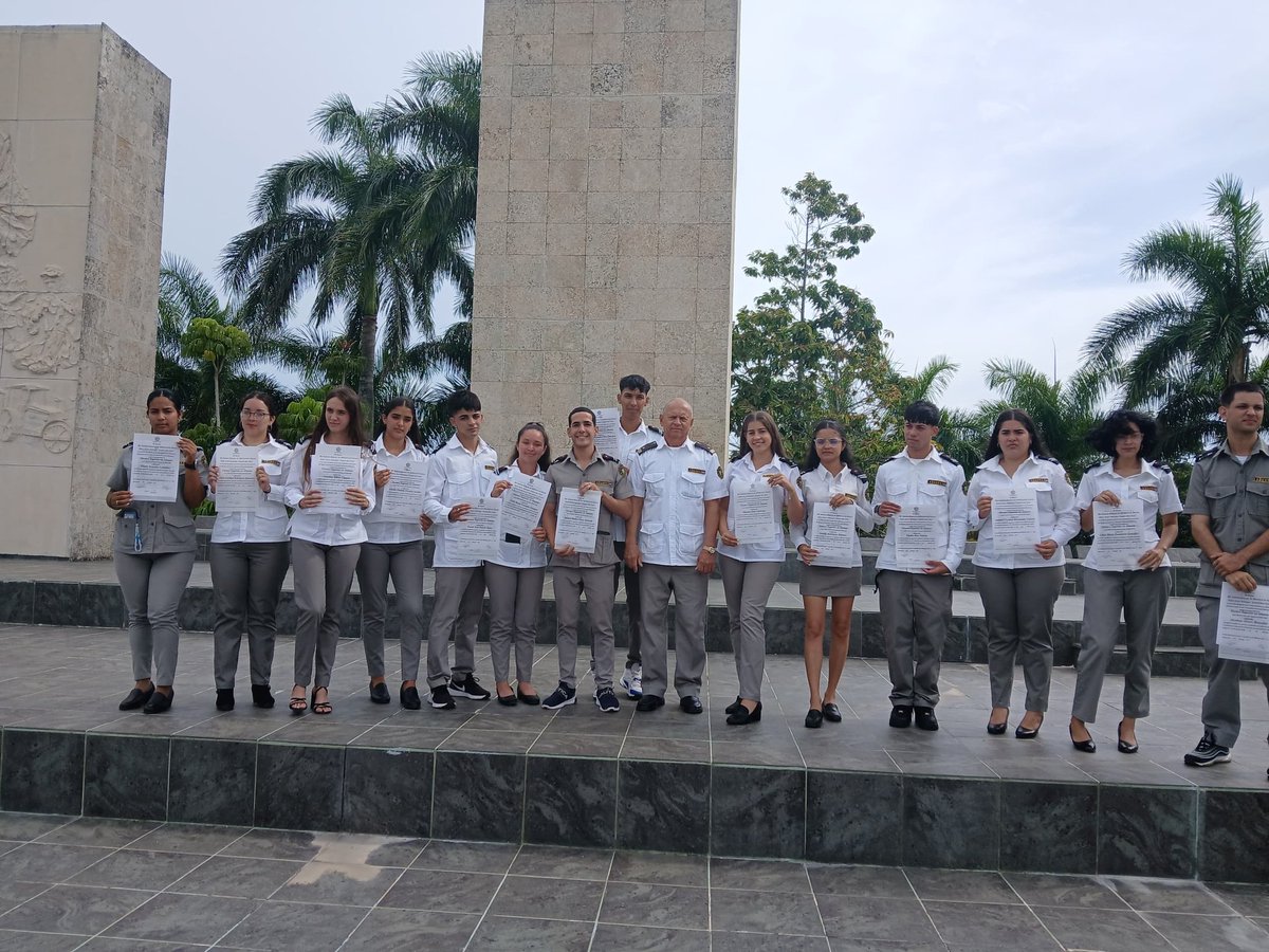 JorgeLu92887080's tweet photo. Realiza la #AduanaVillaClara acto de graduación  de 15 Técnicos  Superiores en Aduana en su 6ta edición,
Muchas Felicidades y Éxitos en su vida laboral,
#JuventudAduanera
#AduanadeCuba https://t.co/5XoBQVHvzu