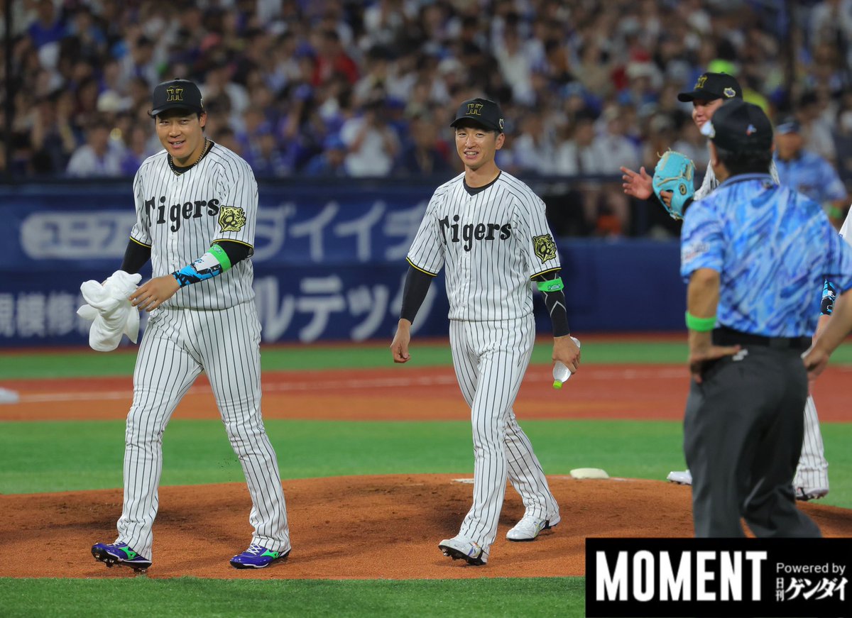 MOMENTbygendai's tweet image. 先発の村上に水とタオルを持っていく大山悠輔と近本光司
#オールスター2025
#大山悠輔
#近本光司
#村上頌樹
#阪神タイガース