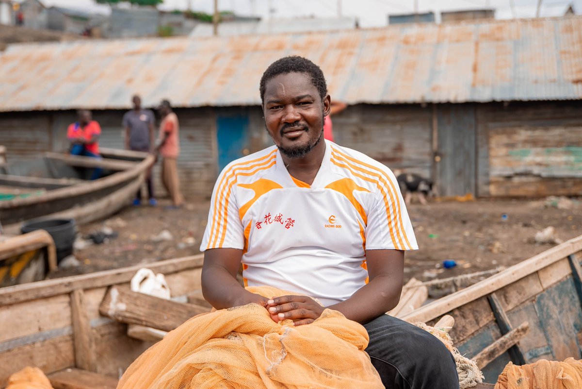GCAdaptation's tweet image. “The winds have become very strong, causing bigger waves that destroy lakefront houses. We are forced to place stones to keep our roofs in place,” says Steve, a fisherman on Ringiti Island in Lake Victoria. “Fishing has also become more difficult. With changing water levels and…