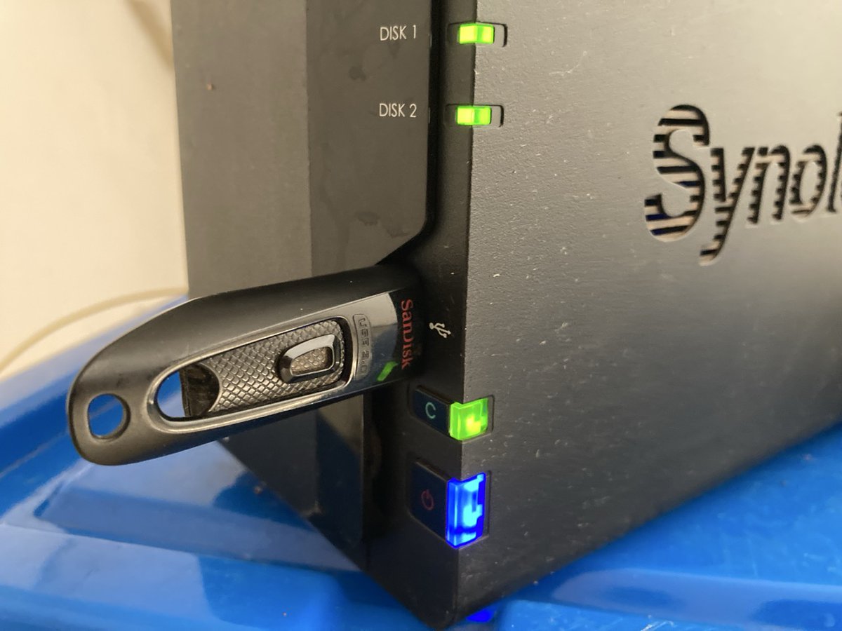 Dignited tweet media