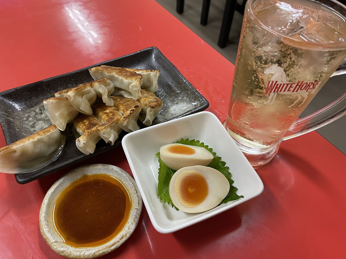 wowALFwow's tweet photo. #めし　#餃子
福島の居酒屋・焼ギョーザの勝二郎で酒を喰らったよ！
餃子とビール！味の濃い焼き鳥！もう美味いに決まってるよね！ホワイトホースってお酒のハイボールも良かったよ！
ほろ酔い気分のいい気分だね！
楽しかったよ！フクシマ！ https://t.co/p3qs6jCHxV