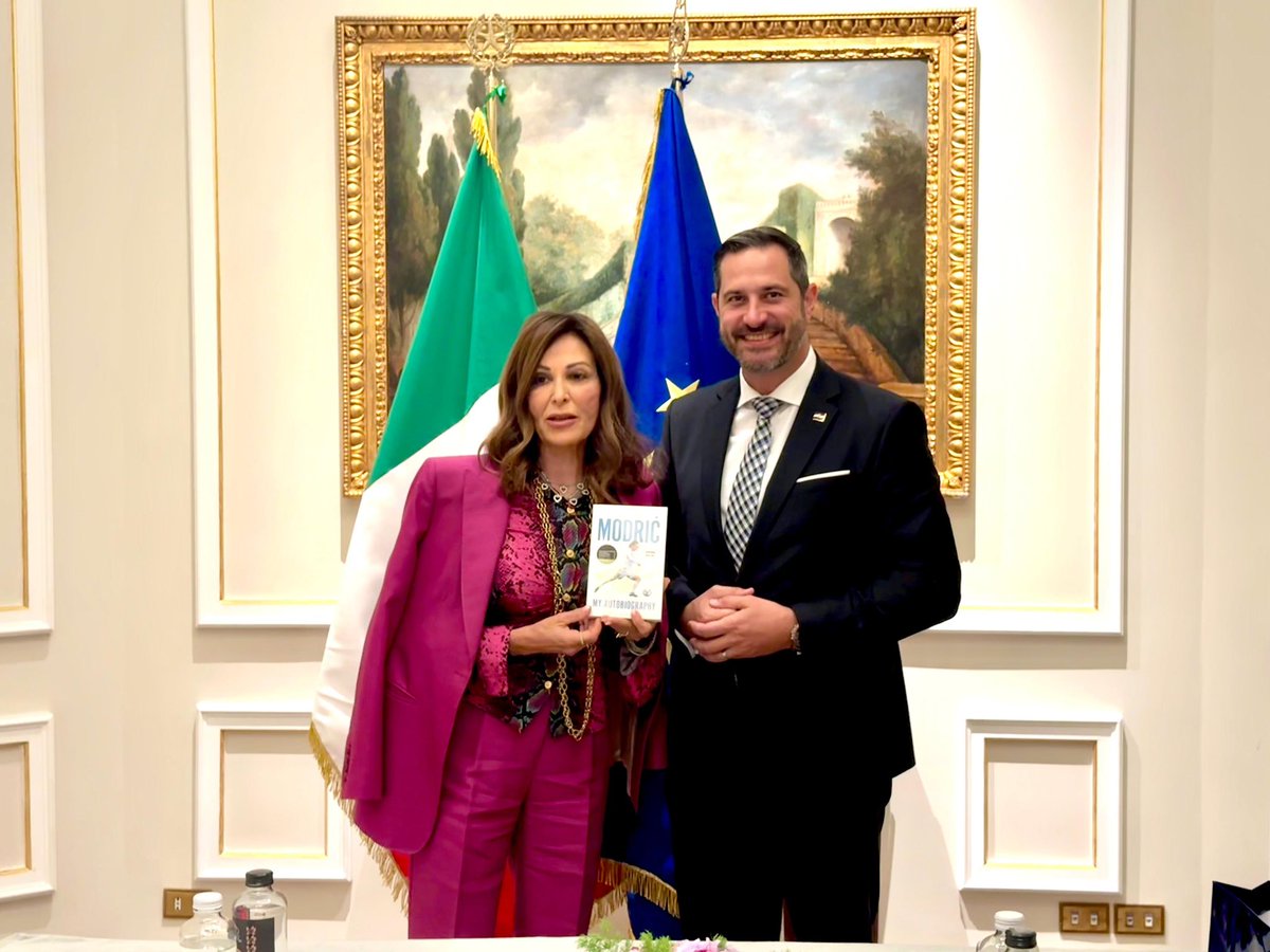 Italy in Croatia (@italyincroatia) on Twitter photo Su invito del Min.<a href="/DSantanche/">Daniela Santanchè</a> , il Min.🇭🇷<a href="/TonciGlavina/">Tonči Glavina</a> partecipa a Roma al Forum“Bridging Destinations”. Focus sulla cooperazione turistica nell'Adriatico.
Na poziv 🇮🇹 ministra ,🇭🇷Min.Glavina sudjelovao na Forumu"Bridging Destinations". Fokus na turističkoj suradnji na Jadranu. Su invito del Min.<a href="/DSantanche/">Daniela Santanchè</a> , il Min.🇭🇷<a href="/TonciGlavina/">Tonči Glavina</a> partecipa a Roma al Forum“Bridging Destinations”. Focus sulla cooperazione turistica nell'Adriatico.
Na poziv 🇮🇹 ministra ,🇭🇷Min.Glavina sudjelovao na Forumu"Bridging Destinations". Fokus na turističkoj suradnji na Jadranu.