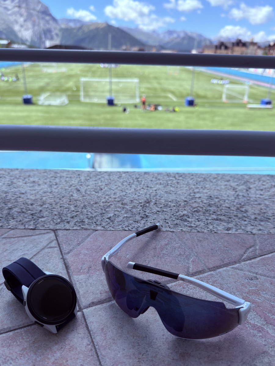 ATHTRACK_AC's tweet image. ガーミンの情報をレンズで視認出来るサングラス…スカウターみたい。🤭