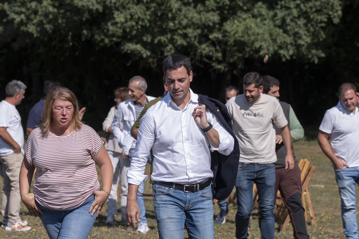 Imanol Pradales (@imanol_pradales) on Twitter photo Behin baino gehiagotan azpimarratu dut Euskadiko lehen sektorearen garrantzia.
El sector ganadero y agrícola vasco es un pilar fundamental de nuestra economía y bienestar.
linkedin.com/posts/imanol-p…
<a href="/itsaslurraEJGV/">itsaslurraEJGV</a> #euskadiberria #euskadiberriaeraikitzen Behin baino gehiagotan azpimarratu dut Euskadiko lehen sektorearen garrantzia.
El sector ganadero y agrícola vasco es un pilar fundamental de nuestra economía y bienestar.
linkedin.com/posts/imanol-p…
<a href="/itsaslurraEJGV/">itsaslurraEJGV</a> #euskadiberria #euskadiberriaeraikitzen