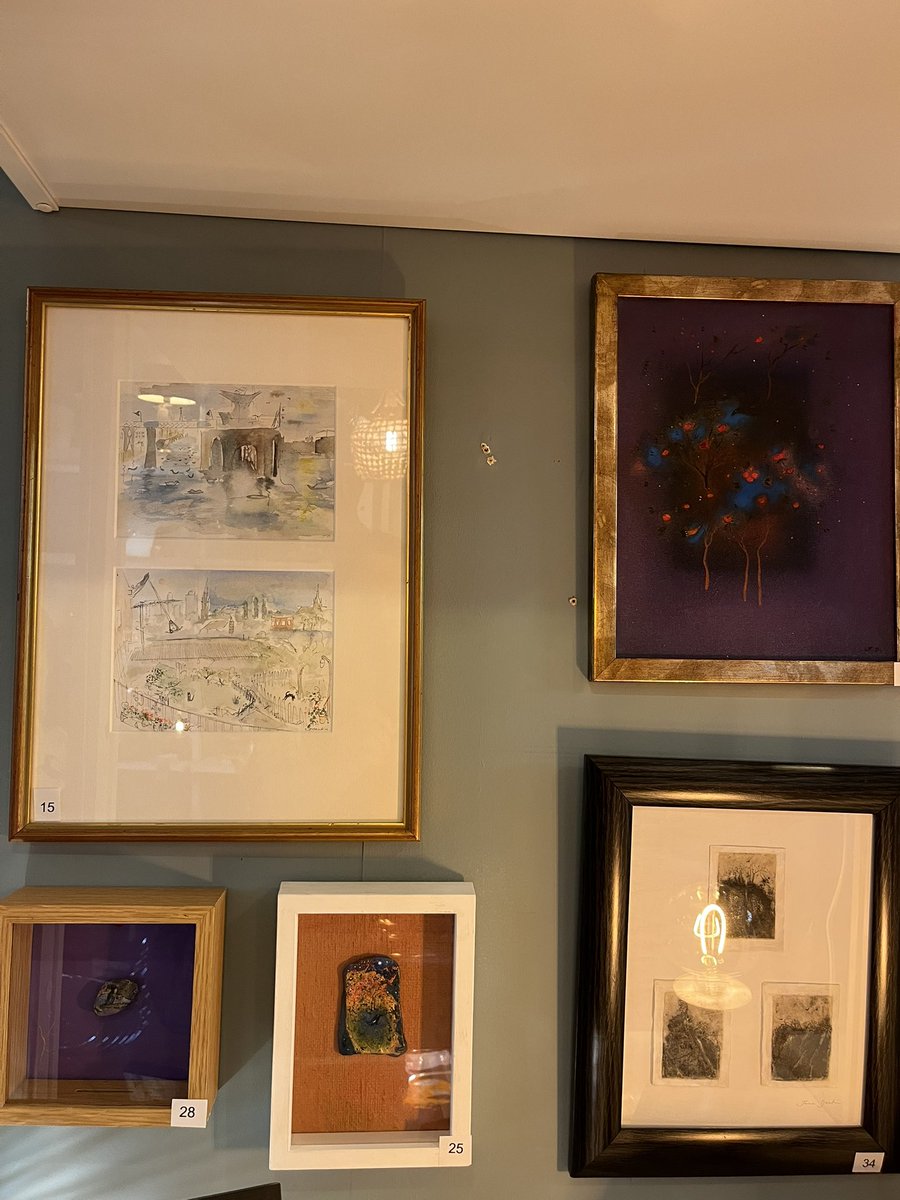 WorgInfo's tweet image. Last night of @DeakinArt’s show: TODAY Thursday 24th July at Glue wine bar and Gallery. 5.30pm till 10 . 16 West Lane #SE16. Don’t miss it!