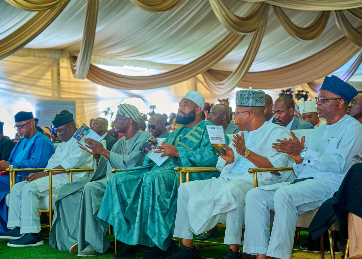 Representing Governor <a href="/LuckyAiyedatiwa/">Lucky Orimisan Aiyedatiwa</a> at the launch of the ₦500bn Produce for Lagos Offtake Fund yesterday, I affirmed Ondo State’s readiness to partner for #FoodSecurity. With our fertile land &amp; farmers, we're poised to help feed the nation.
#OurEase #oDirorun
