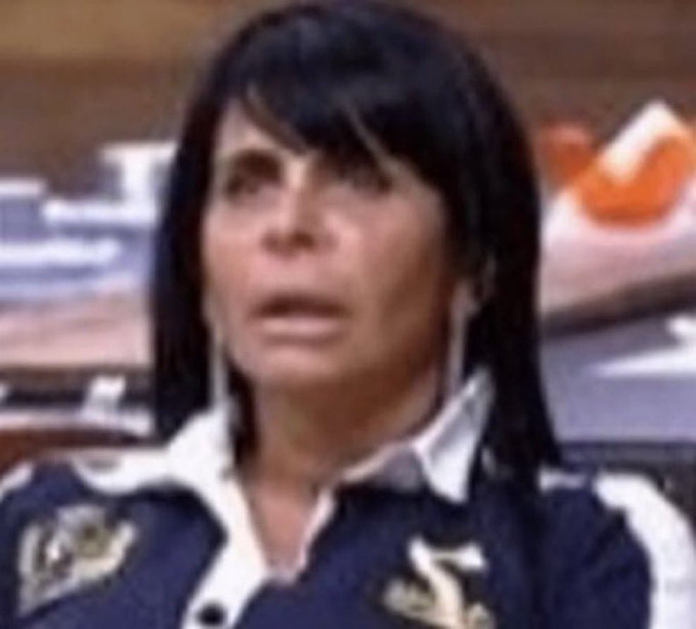 linhatenia's tweet image. meu primo b0lsonarist4 debochou da morte da Preta e no dia seguinte postou uma ilustra do Ozzy chegando no céu