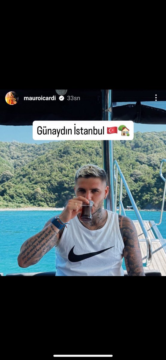 Bu adamın rahatlık şakamı ya 😂😂
