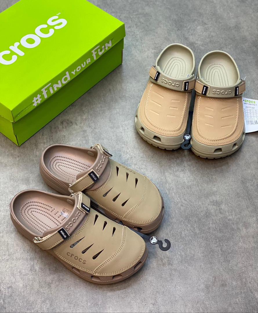 Naheematullah22's tweet image. Classic Leather Yukoon Crocs๐๐๏ธ
Available in sizes 40-45
26,000 naira
Comes boxed
Please help repost