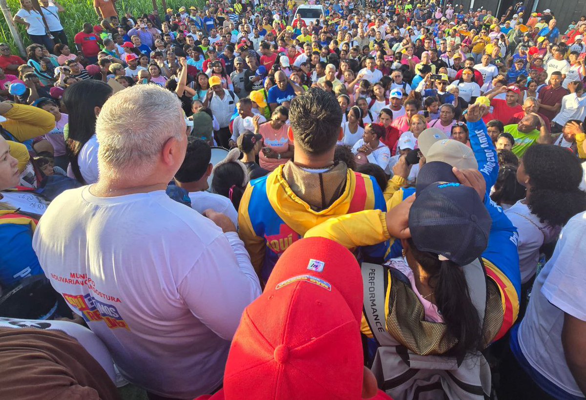ale_juv01's tweet photo. 🔴 #atención \\ El pueblo del Municipio: BOLIVARIANO ANGOSTURA, elegirá a #NairobysAbreu, como su #Alcaldesa. #ConMiGenteSeResuelve #VotaPSUV https://t.co/FXsIG9a4Px