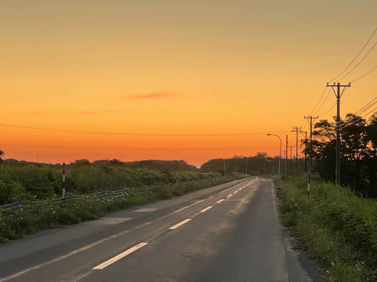 dangomushi_hkd's tweet image. 走りたい気分になったから石狩まで来た。今日の夕焼けすごく綺麗。もうちょっとドライブ続ける。