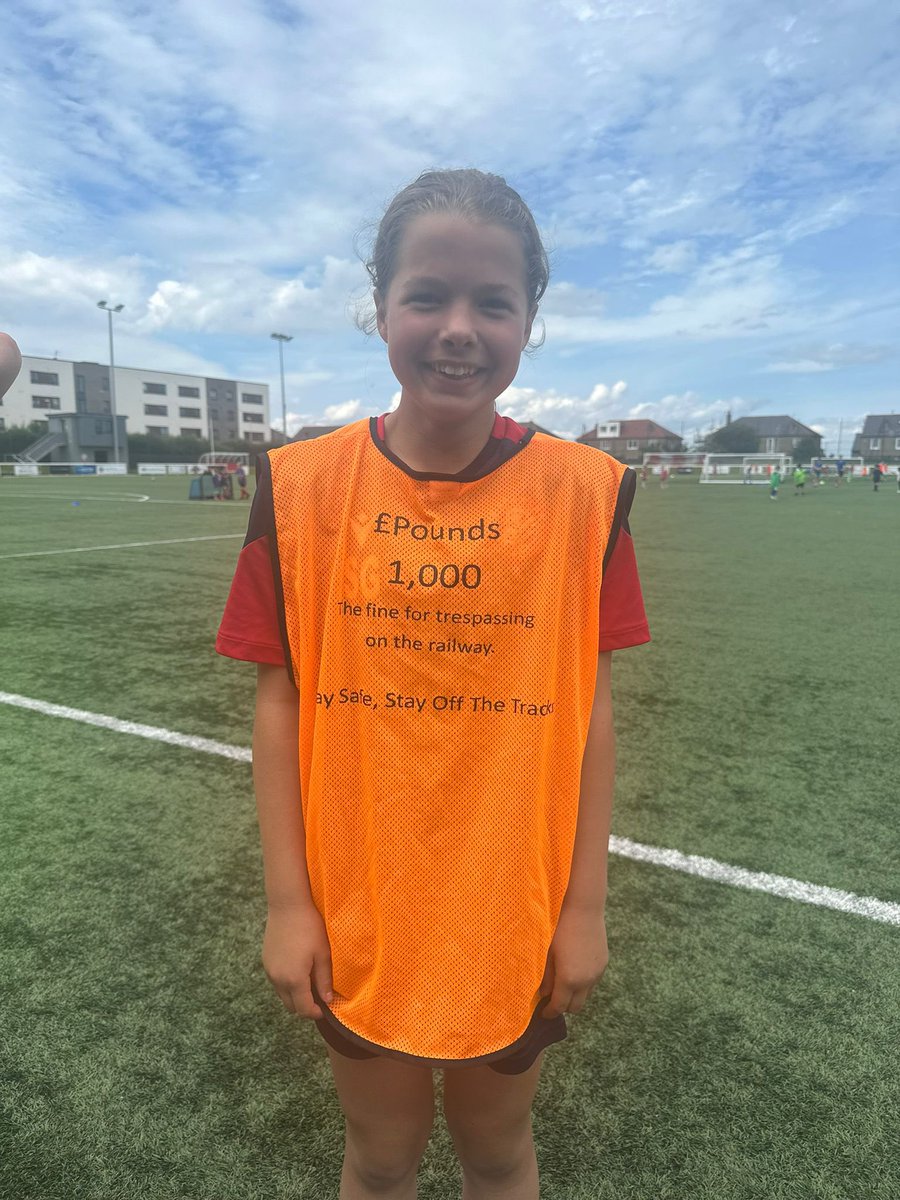 Spartans_CF's tweet image. Did you know you could be fined for trespassing on the railway? £1000 is a lot of pocket money! We are having rail safety chats during our summer camps.
@NetworkRailSCOT
@ScotFASouthEast
@ScottishFA