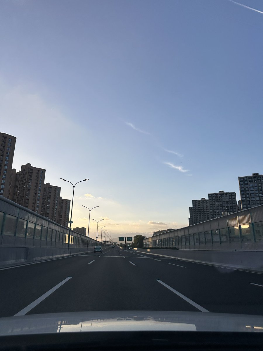 AAAONE10's tweet photo. 风景自在远方 https://t.co/8XxzaqZydD