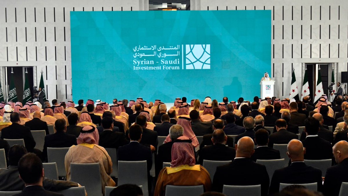 🔹إليكم أبرز ما جاء في افتتاحية منتدى الاستثمار السوري - السعودي : 

📝 الصفقات والاتفاقيات العامة:
- سيتم توقيع 47 اتفاقية ومذكرة تفاهم بقيمة إجمالية تقارب 24 مليار ريال سعودي.

🏗️ قطاع البنية التحتية:
- توقيع اتفاقيات بأكثر من 11 مليار ريال سعودي.
- إنشاء 3 مصانع جديدة للإسمنت