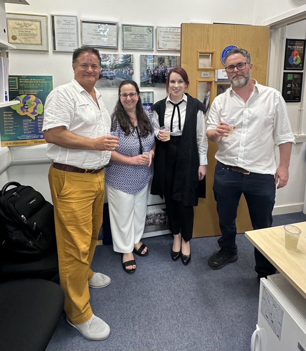 ZoltanMolnar64's tweet image. Congratulations to Florina Szabó (@StJohnsOx) who defended her DPhil Thesis this month.  Thanks goes to the examiners Prof @nicolkessaris  (UCL) and Prof Simon Butt (@Interneuron_Dev; @OxfordDPAG); to @anat_soc  for funding and to Dr Anna Hoerder-Suabedissen for co-supervising.