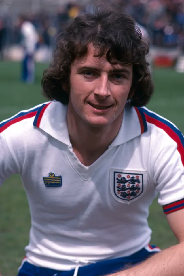 orientgantry's tweet image. Remembering one of the best youngsters I saw in a @leytonorientfc shirt, Chris Bart Williams, who passed away 2 years ago today at just 49. Also, his former manager at Sheff Wed who died the same day in 2023 , Trevor Francis, himself a fantastic player. RIP both.