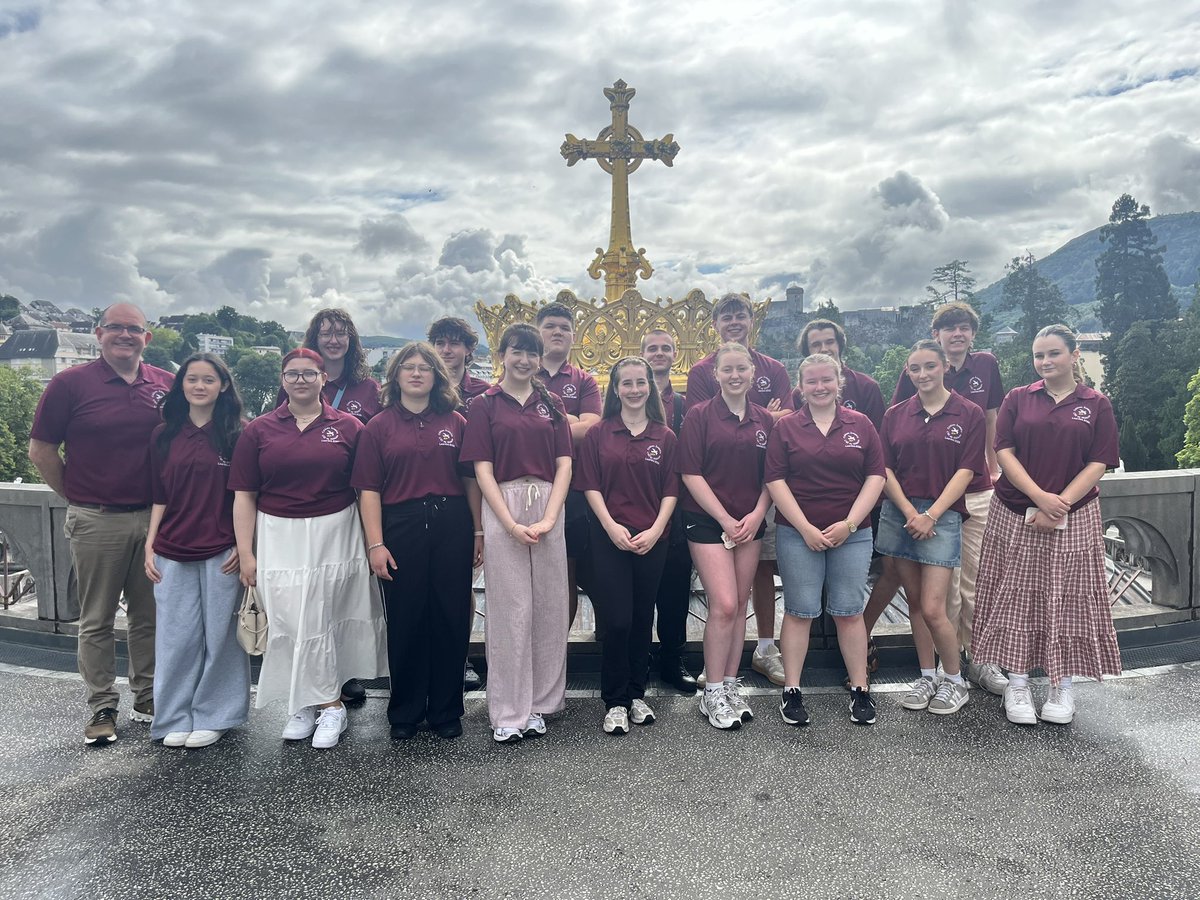 Coláiste Íosagáin tweet media