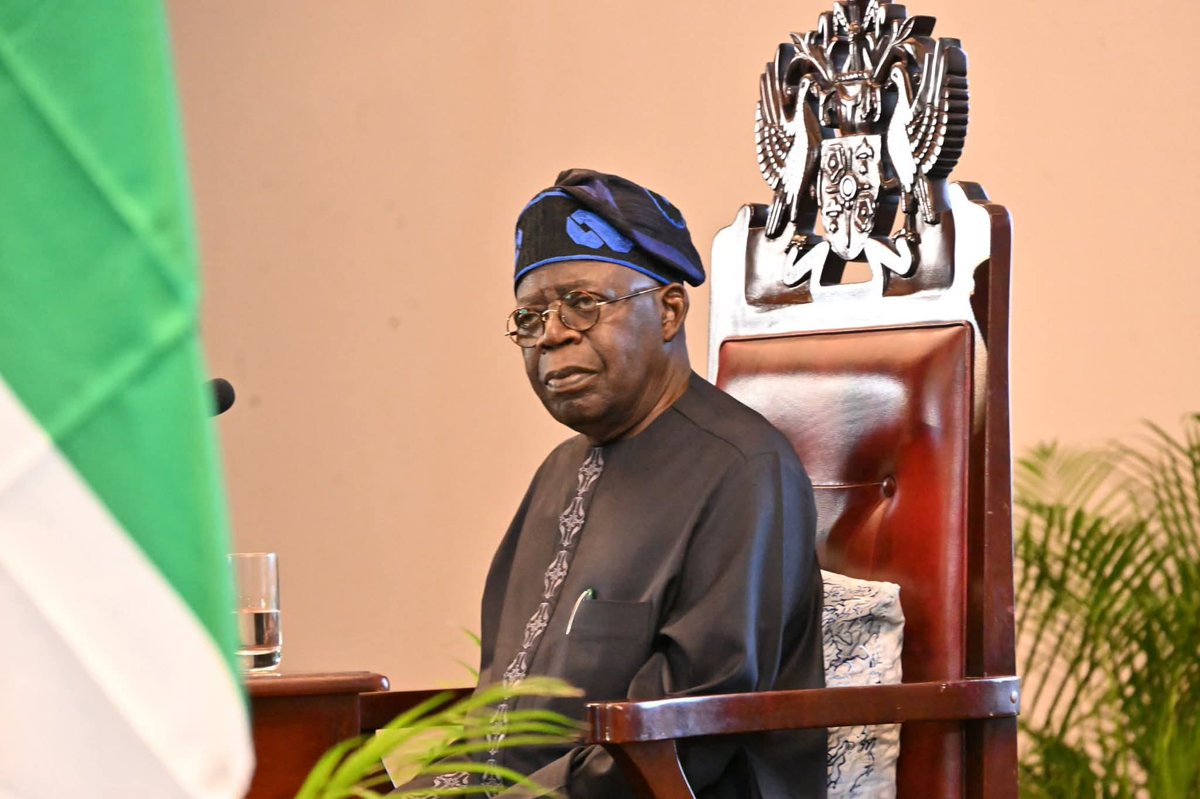 TheTope_Ajayi's tweet image. Moving Ahead with Nigeria!
Yesterday, the National Assembly approved the new six-year borrowing plan presented by President Bola Tinubu Federal that covers projects to be undertaken by both the Federal and some state governments.
In the plan, President Tinubu allocated $3…