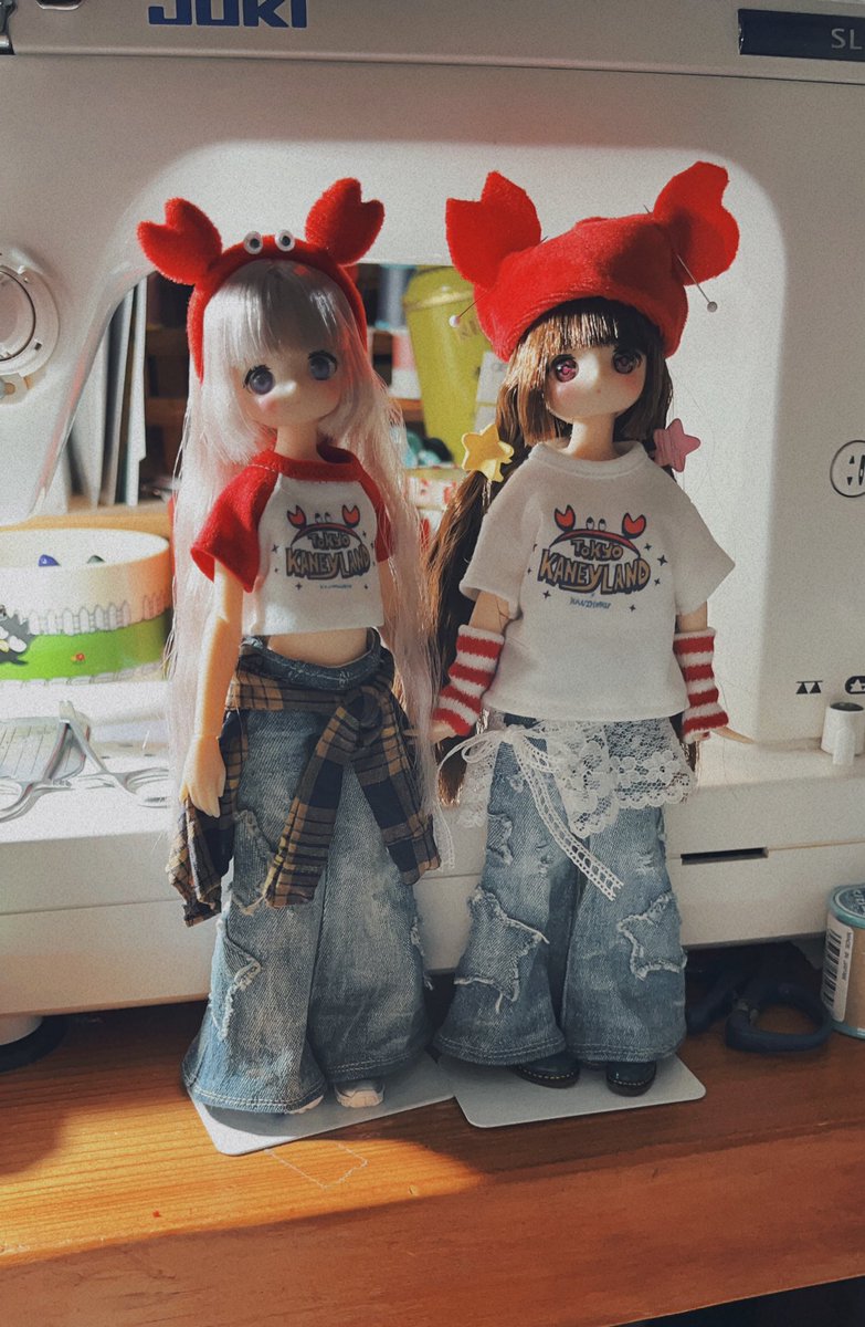 全然告知できてないですが😭今週末7/27の　#アイドール東京  に参加します🦀

竜田さん<a href="/nicotatsuta/">ⓝⓘⓒⓞ🧜‍♀️</a>  とのワンオフコラボと、あとは販売用のお洋服はこんなかんじのを作っています。(右の帽子は暫定です💦)
詳しい内容は前日ギリギリになるのでよろしくお願いします🙇