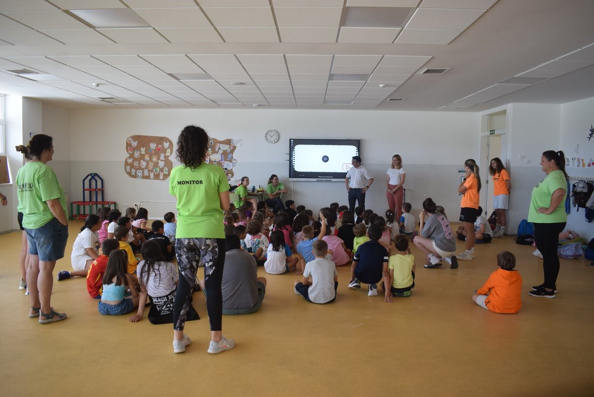 Ayto. de Piélagos (@aytopielagos) on Twitter photo Más de 200 niños viajan durante el primer turno del Programa de conciliación del <a href="/aytopielagos/">Ayto. de Piélagos</a> “Verano de colores” a Nueva Zelanda para descubrir una cultura diferente c.pielagos.es/Fhahn Más de 200 niños viajan durante el primer turno del Programa de conciliación del <a href="/aytopielagos/">Ayto. de Piélagos</a> “Verano de colores” a Nueva Zelanda para descubrir una cultura diferente c.pielagos.es/Fhahn