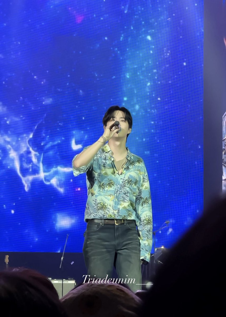 TriaDeunim___'s tweet photo. ฉุดหย่อออ 🫠

#수호 #SUHO
#UTOFEST #UTOFESTTH
#UTOFESTTHxSUHO https://t.co/VjD3Vtdd6z
