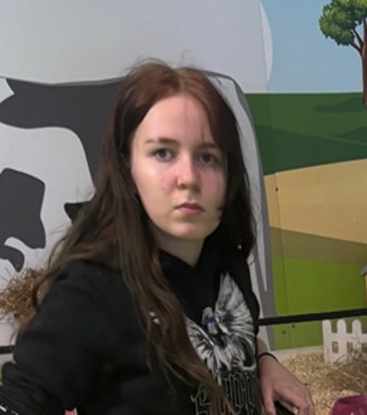 Police are looking to locate Demi, 13 as we have concerns for her welfare. She was last seen in Dagenham on Monday, 14 July.
   
If you have any information please contact police quoting the reference 01/7736247/25.