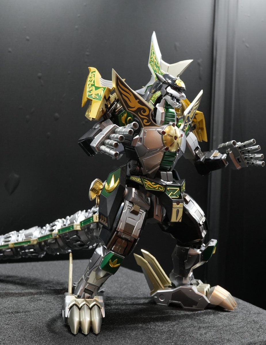 G_vvell's tweet image. Flame toys Dragonzord & Mega Dragonzord
フレイムトイズ ドラゴンシーザー & 獣帝大獣神
플레임토이즈 합기교 드래곤조드(드래곤시저) & 메가 드래곤조드(수제대수신)