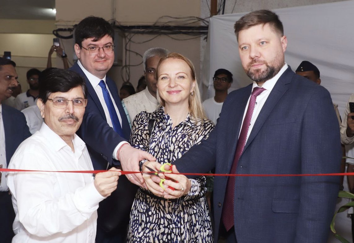 RusEmbIndia's tweet image. 🇷🇺🇮🇳 On July 23, the work on equipping the lecture hall of the "Innopraktika" development institution was completed at the University of #Mumbai @Uni_Mumbai.

More details 👉🏻 t.me/RusEmbIndia/11…

#RussianLanguage
#RussiaIndia
#DruzhbaDosti