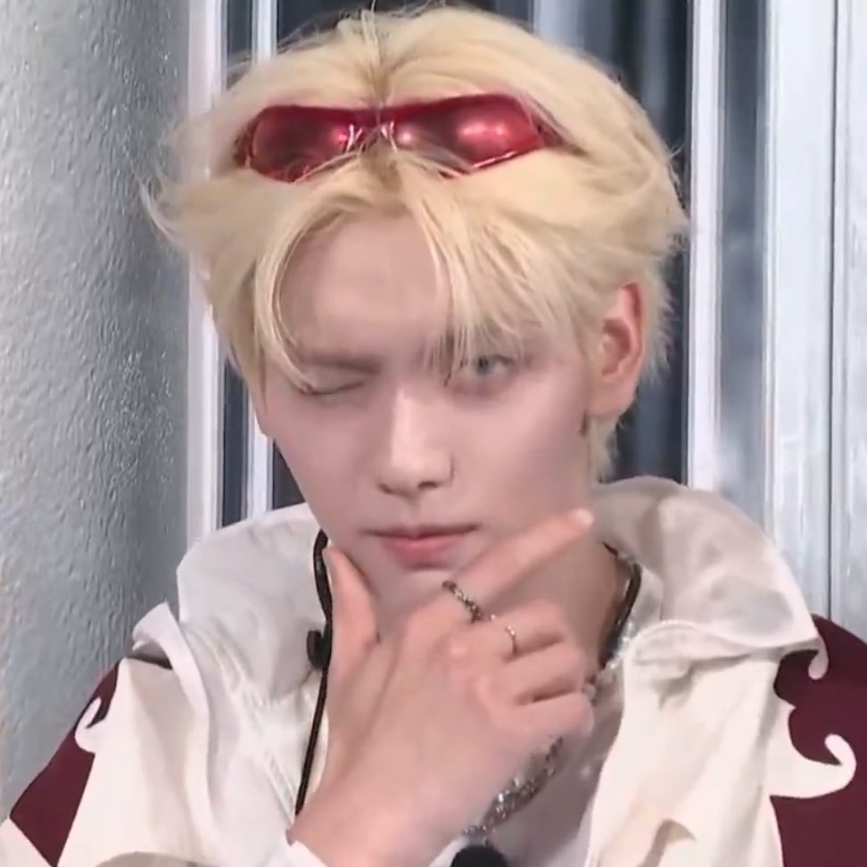 csbshour's tweet image. definitely going down in history as one of soobin's best looks ever