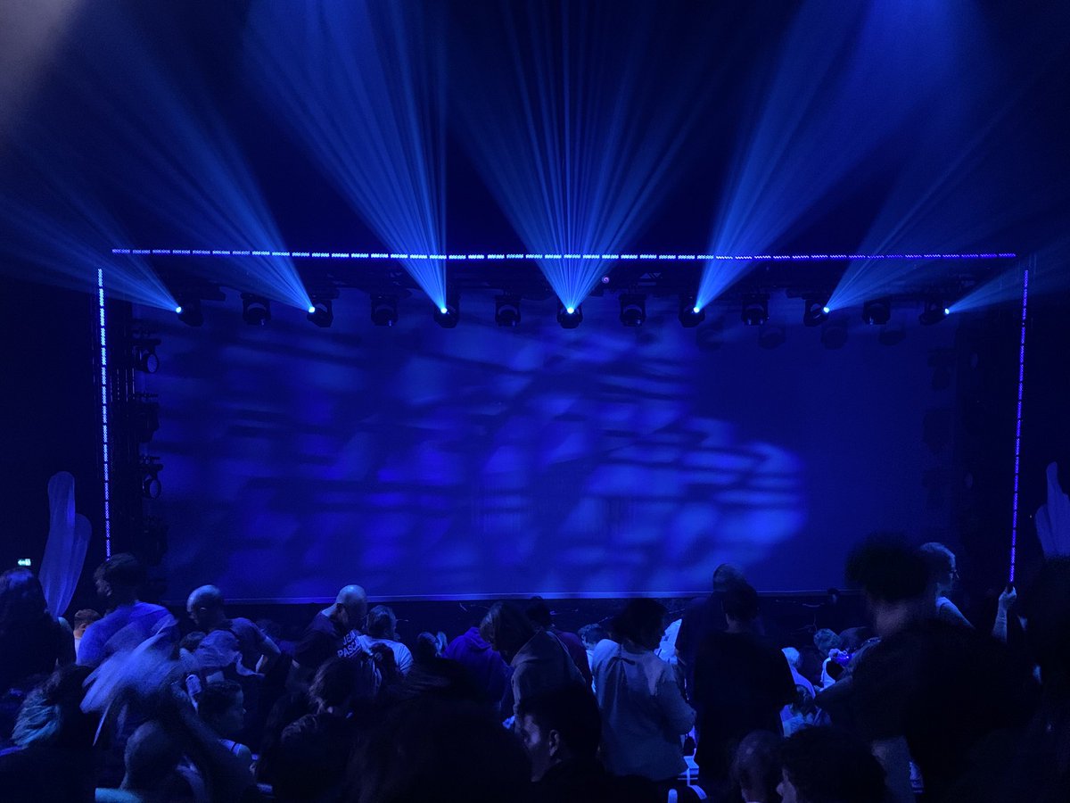 SetonaMagic's tweet image. 今、せとなはヨーロッパを周遊しています。
ロンドンでレミゼを観て、ドイツでオーケストラ聴いたり、ブルーマンを観たり。今はバリエテを観に行くため、電車に揺られています。その後はストリートシアターフェスに行ったりもします。…
