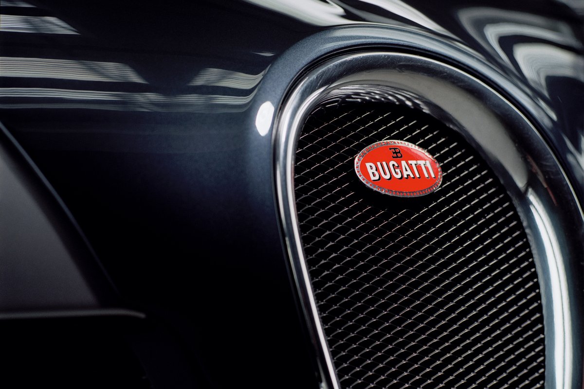 Bugatti's tweet image. 400 km/h by day. Opera by night. The BUGATTI VEYRON was Ferdinand Piëch’s bold vision brought to life – a revolution in engineering.
#BUGATTI #VEYRON
–
bugatti.link/consumption