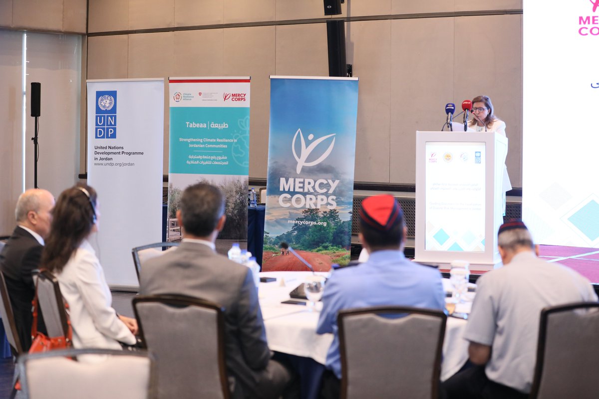UNDPJordan's tweet image. أطلقت وزارة الإدارة المحلية، بالشراكة مع ميرسي كور الأردن، وبرنامج الأمم المتحدة الإنمائي، والمركز الوطني للأمن وإدارة الأزمات، &quot;الدليل الإرشادي لممارسة إدارة مخاطر الكوارث على المستوى المحلي في الأردن.&quot;
أداة عملية لدعم البلديات والجهات المحلية في تعزيز الاستعداد للكوارث وبناء…