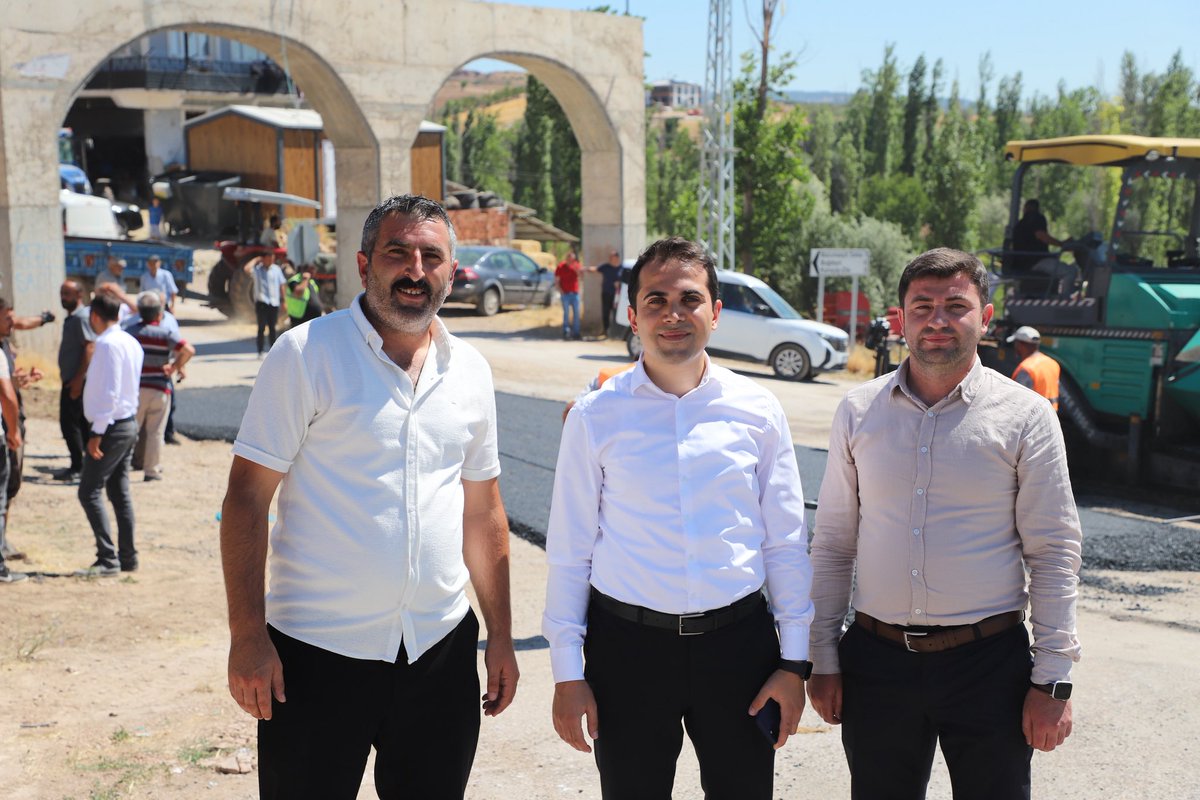 Sulusaray Kaymakamlığı (@ssaraykymkmligi) on Twitter photo 📌2025 Yılı İl Özel İdaresi Yatırım Programı kapsamında,
İlçemiz; Ballıkaya ve Tekkeyeni köylerini kapsayan grup yolu sıcak asfalt çalışmaları, Kaymakamımız Sayın Emre ARSLAN, İl Genel Meclis Üyelerimiz ve KHGB Müdürümüzün katılımlarıyla başlatılmıştır.
<a href="/emre_arslan25/">Emre Arslan</a> 📌2025 Yılı İl Özel İdaresi Yatırım Programı kapsamında,
İlçemiz; Ballıkaya ve Tekkeyeni köylerini kapsayan grup yolu sıcak asfalt çalışmaları, Kaymakamımız Sayın Emre ARSLAN, İl Genel Meclis Üyelerimiz ve KHGB Müdürümüzün katılımlarıyla başlatılmıştır.
<a href="/emre_arslan25/">Emre Arslan</a>