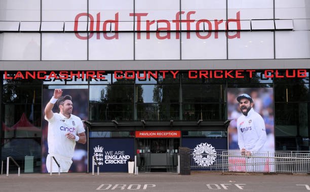 dkhive102's tweet image. They are still using Kohli&apos;s pic to promote the game 🥴