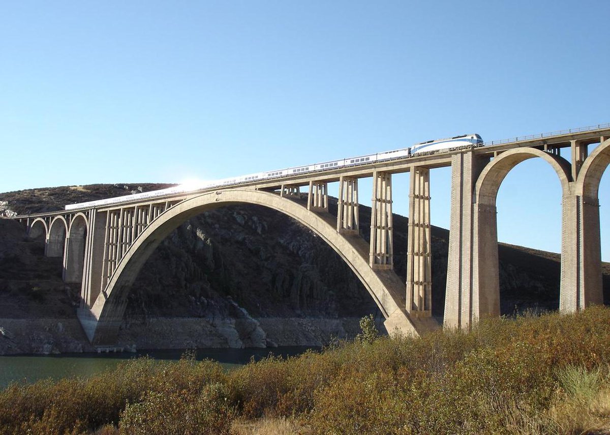 vyepesp's tweet image. Construcción de puentes arco con armaduras rígidas (autocimbras)
victoryepes.blogs.upv.es/2015/10/11/con…