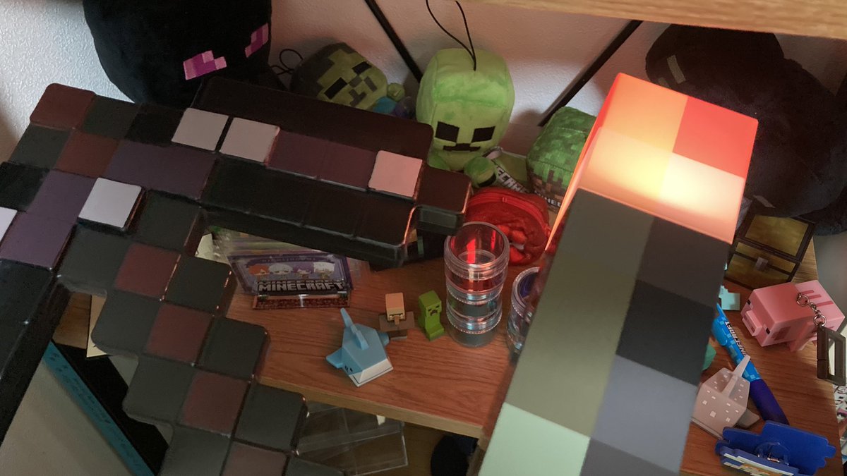 byaku_gunn_'s tweet image. そういえば何時でもマイクラ出来ます💪
割と色んなグループわかる方だとおもふ
ぬいぐるみとか武器色々あるにょ