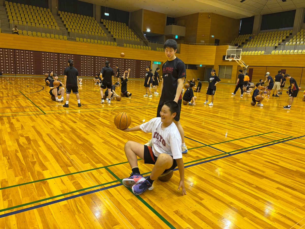 KoshigayaAlphas's tweet image. ✴️クリニック活動報告✴️
【越谷市立総合体育館バスケットボールクリニック】
本日、越谷市立総合体育館バスケットボールクリニックに#28 菅原 佳依 選手と越谷アルファーズユースコーチが参加⛹️♂️
越谷市内のバスケットボール部を対象に、バスケットボールの基礎から応用までを練習しました🏀
#スガ…