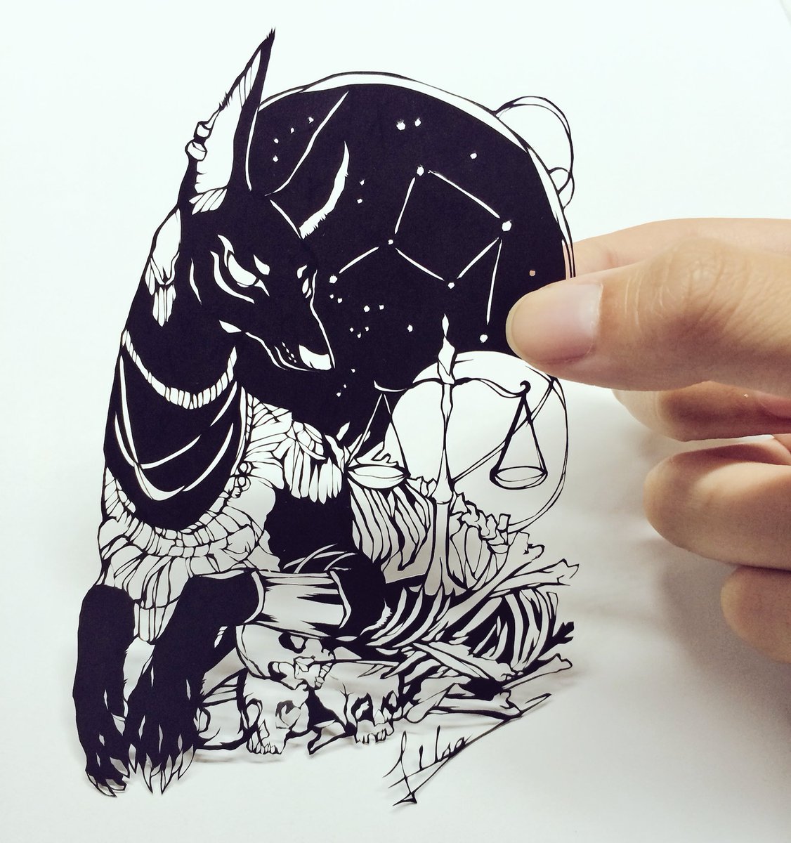 _ukai_'s tweet image. てんびん座の切り絵です  9年前作
