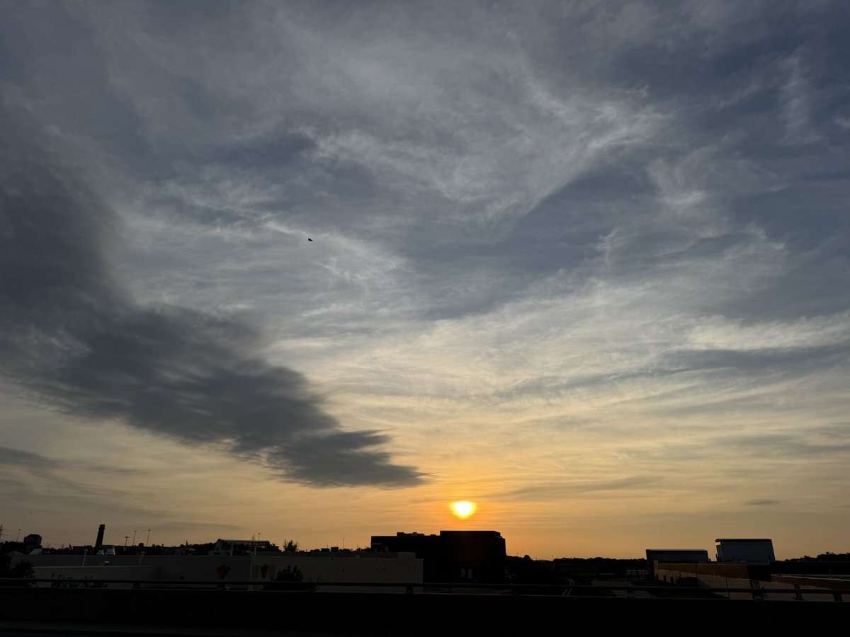 MattsGottaNo's tweet image. They can and do cover the sun in minutes. Ever wonder why?