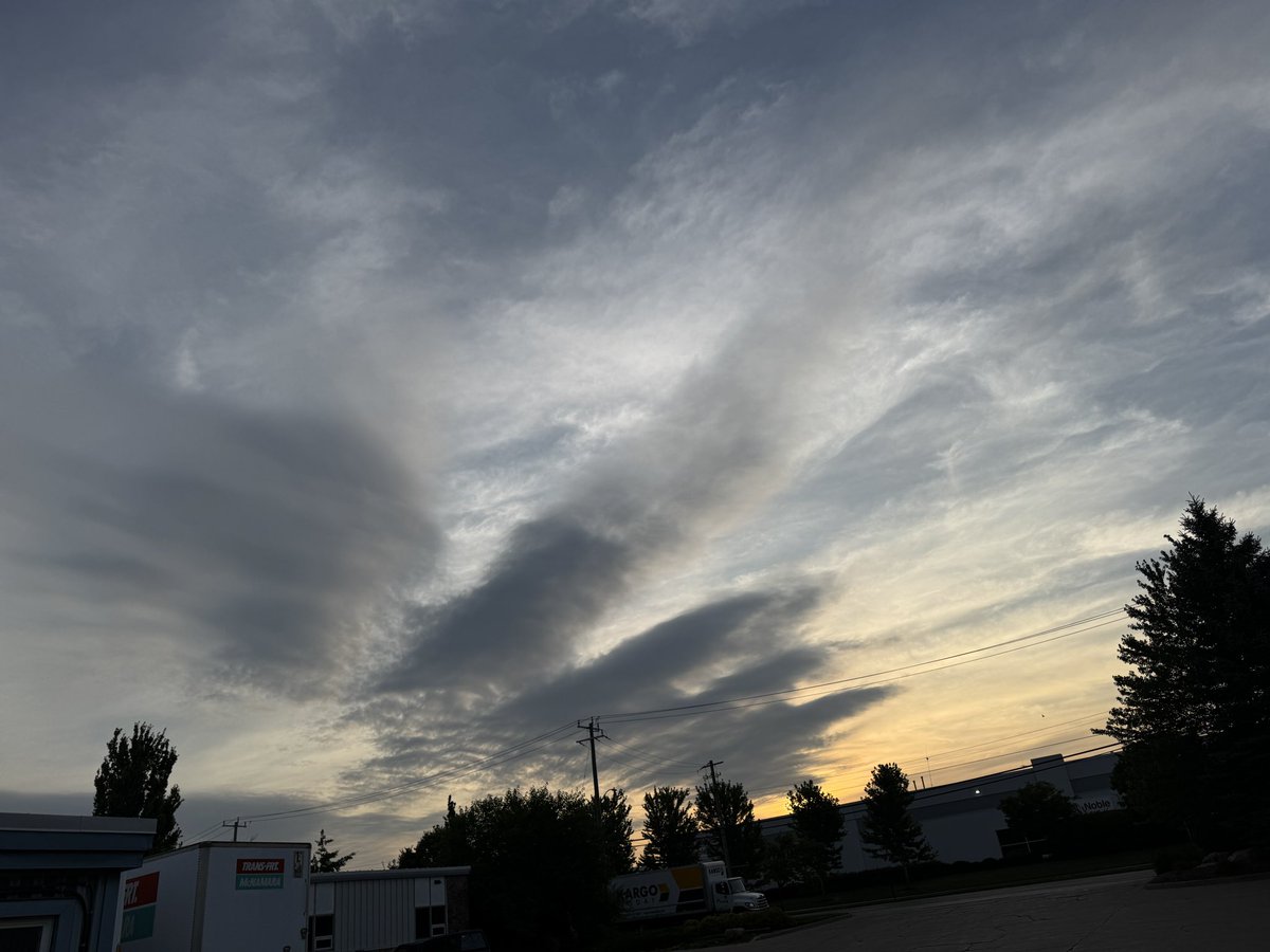 MattsGottaNo's tweet image. They can and do cover the sun in minutes. Ever wonder why?